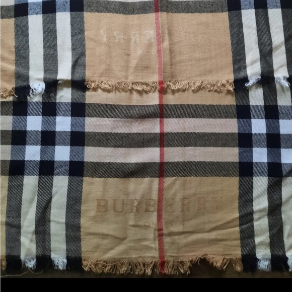 Not selling - asking for help if this looks fake or not from another seller - Picture 6 of 6